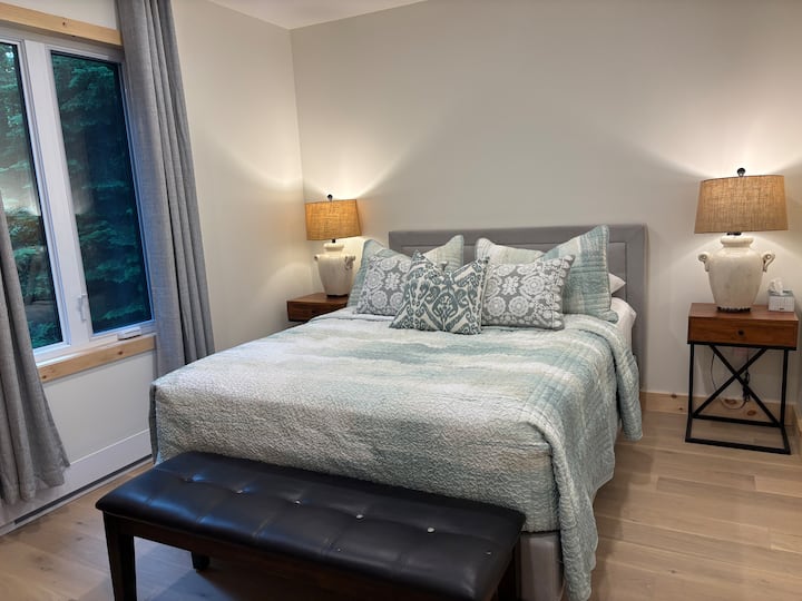 Piano principale con letto queen-size 