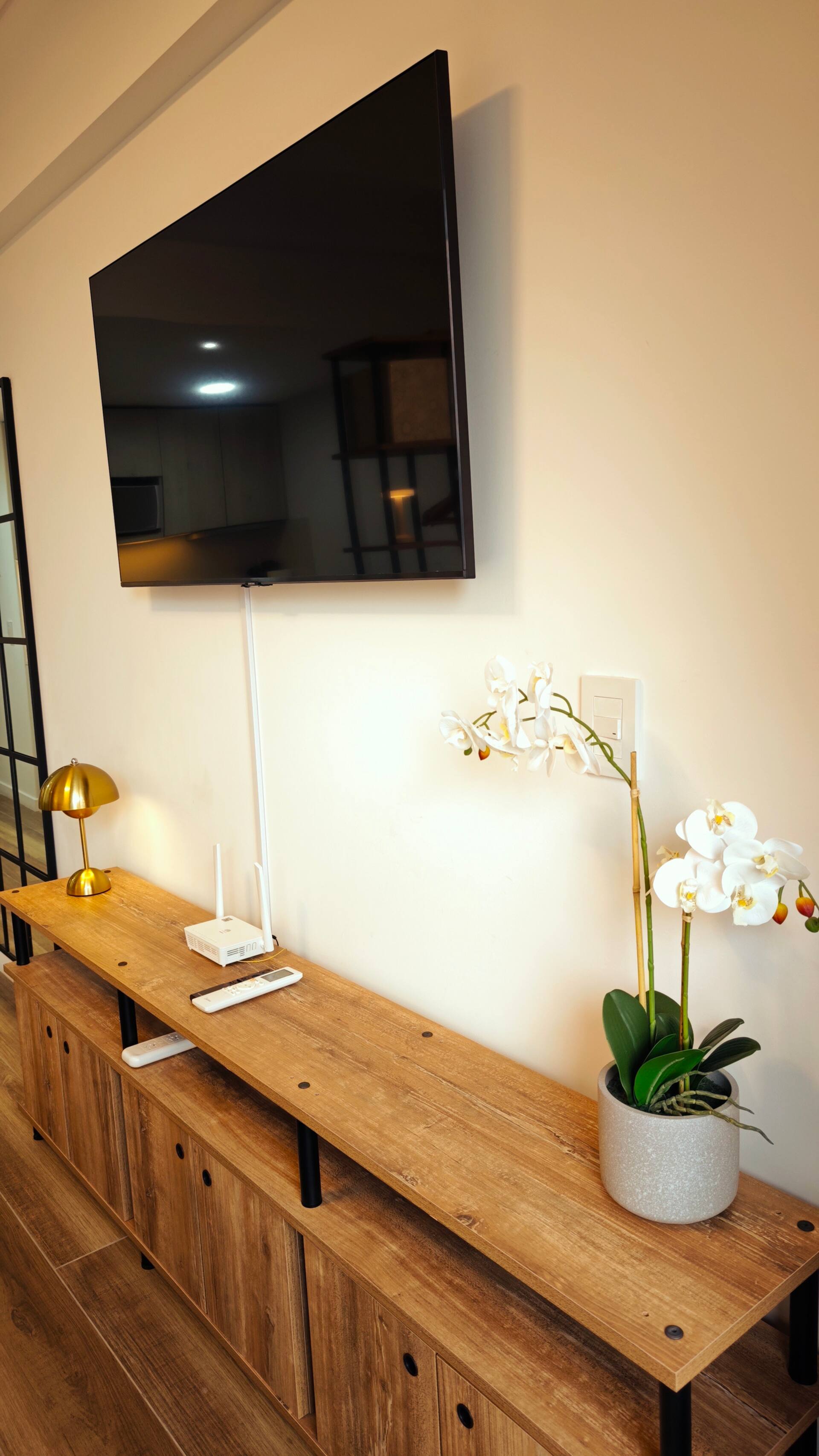New and beautiful studio with full amenities