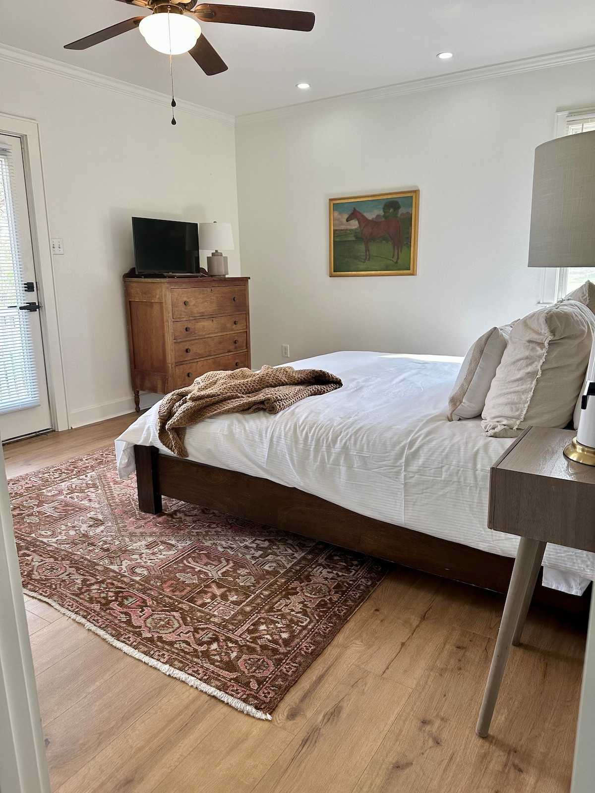 საძინებელი 1