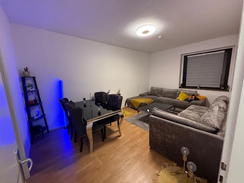 Leistungsstarkes Airbnb: 2-room apartment near Königsallee in Friedrichstadt