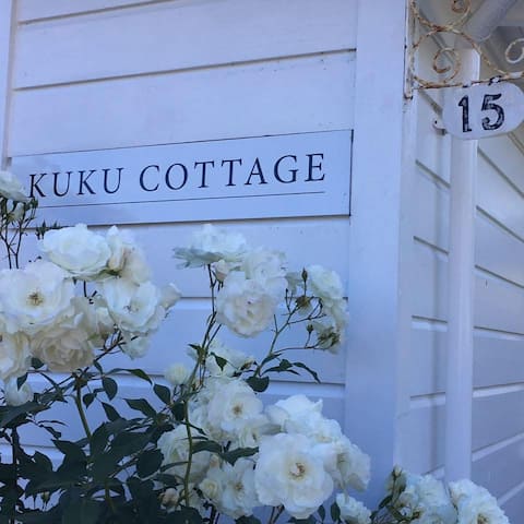 Kuku Cottage
4 bedroom coastal cottage