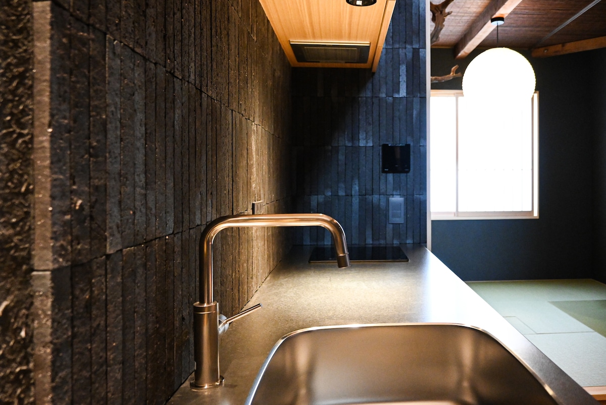 蜂の家 貸切】USJ・万博・海遊館20分大阪の隠れ家町家｜静かな庭望む