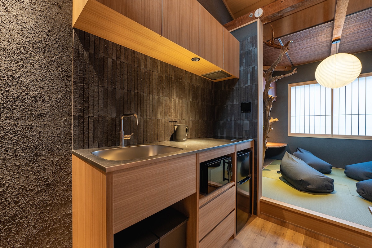 蜂の家 貸切】USJ・万博・海遊館20分大阪の隠れ家町家｜静かな庭望む