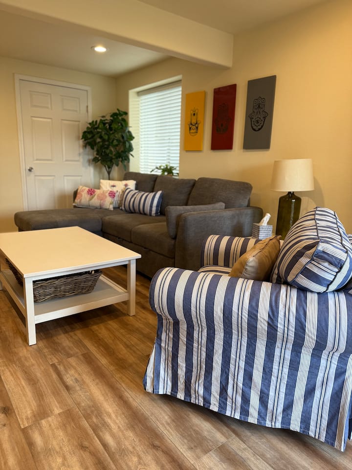 Private Guest Suite W/ Kitchen & Entrance - Littleton, CO