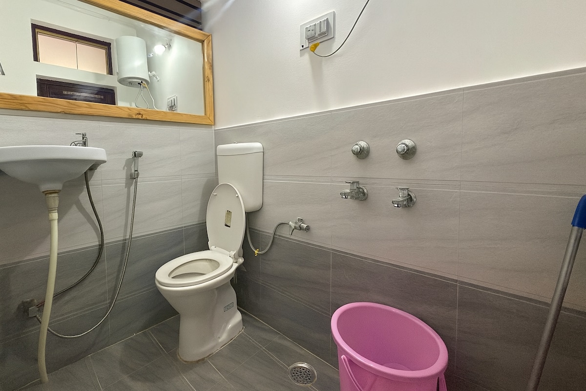 Thulgharia Homes — near Mall Road — Parking/kitchen — photo 5