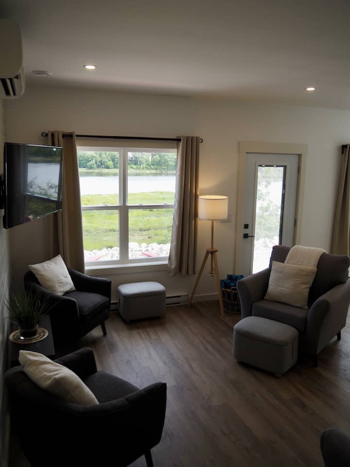 Coastal Stays, Oceans Edge - Liverpool, NS, Canada