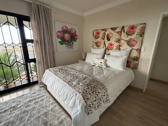 Luxury 8-Bedroom Villa with Ocean Views gallery image 4