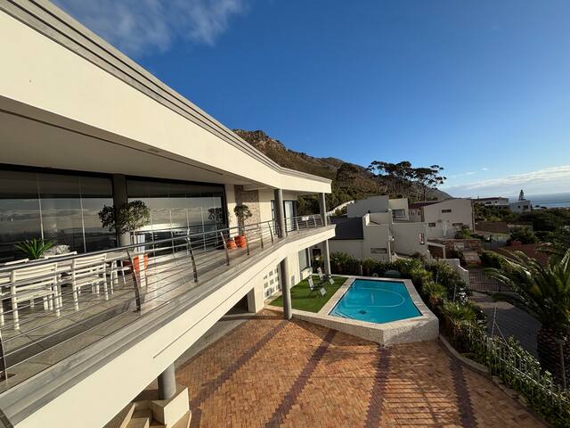 Luxury 8-Bedroom Villa with Ocean Views