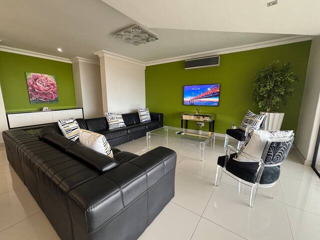 Luxury 8-Bedroom Villa with Ocean Views gallery image 5