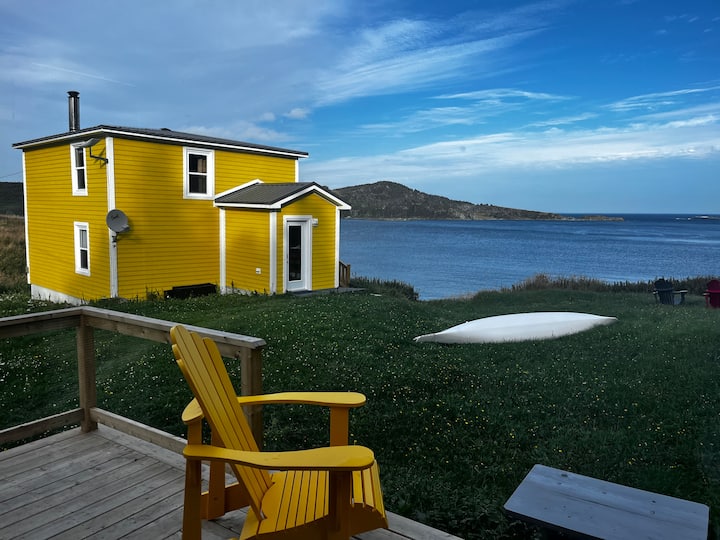 Wavey's- Yellow House - Houses for Rent in St. Lunaire-Griquet