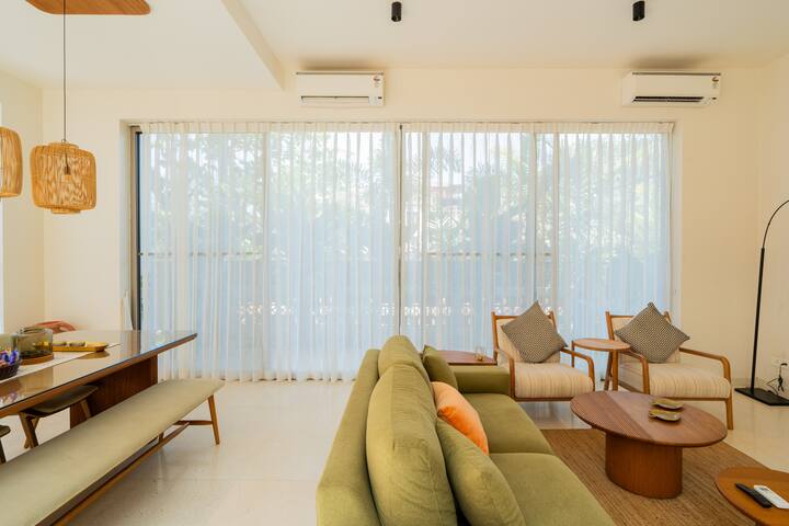 Living room image 11