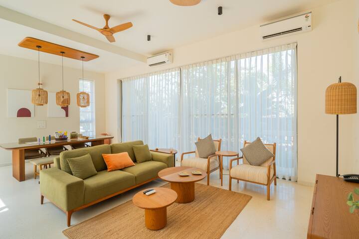 Living room image 8