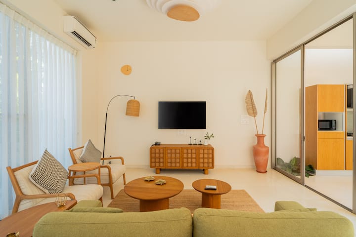 Living room image 3