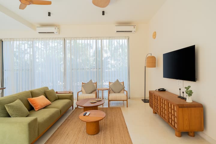 Living room image 2