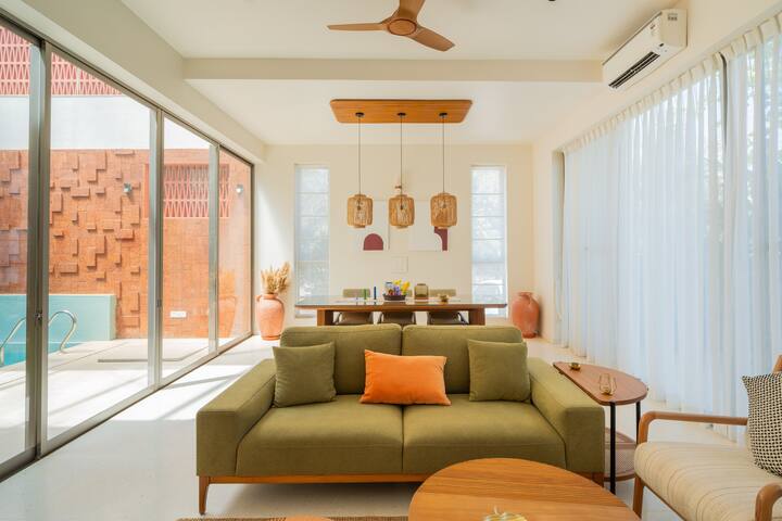Living room image 10