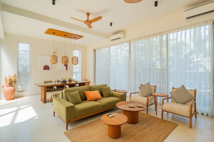Living room image 1