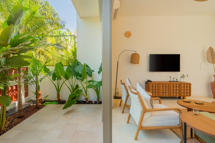 Living room image 8