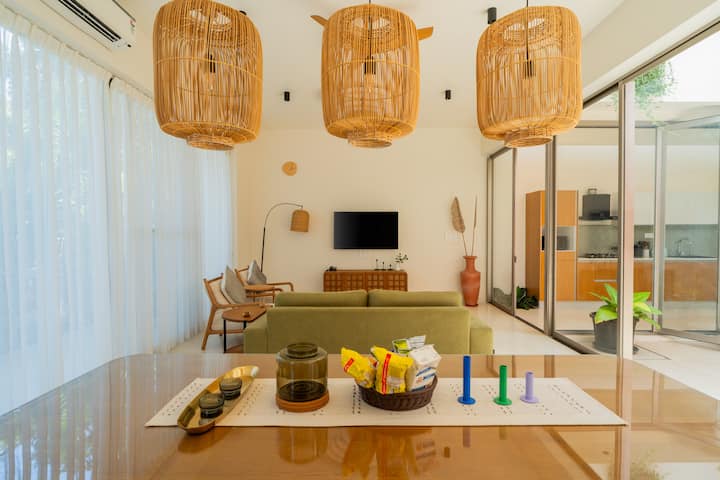 Living room image 5