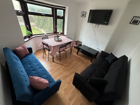 Top Airbnb: 4 bedroom in Birmingham in Sandwell