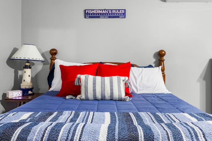 Queen bed in double bedroom