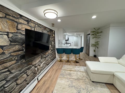 Luxury 1BR Oasis | Prime NYC Stay