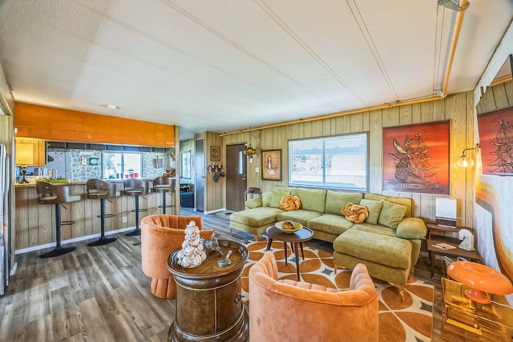 Groovy ‘70s Pad - Ocean City, WA