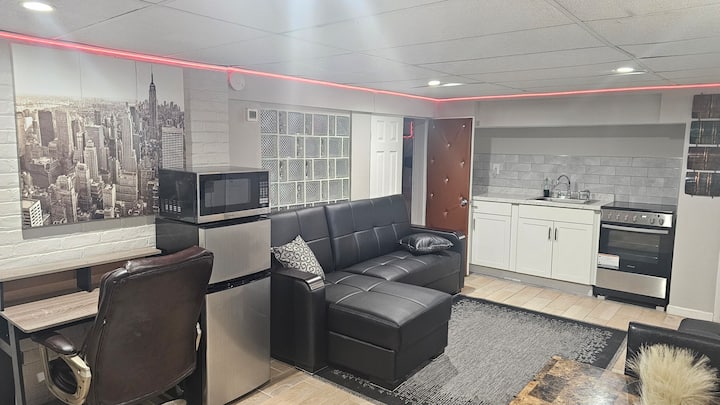 Lofty Cozy Suite - Freeport, NY
