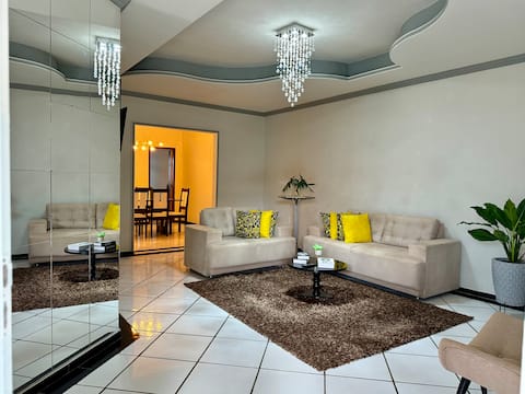 Umbuzeiro House - 3 bedrooms and private garage