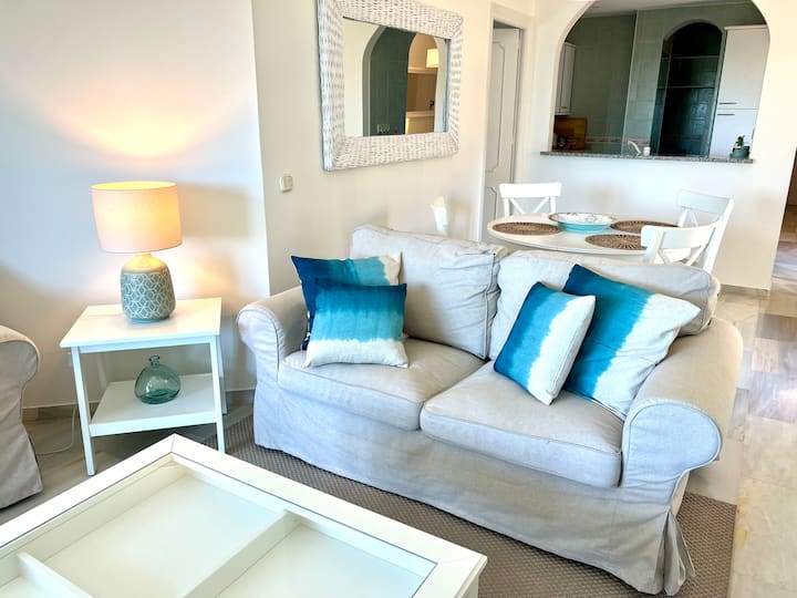 Elegant Coastal Escape - Sitio de Calahonda