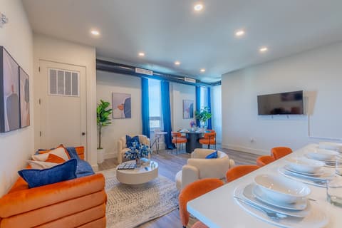 Vibrant Visit 4BR, 4bath, Park 2cars FREE| 20% OFF