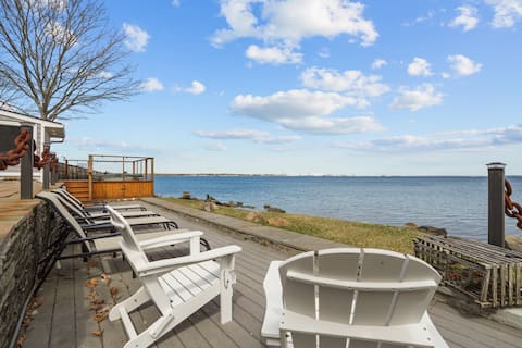 Luxury waterfront retreat