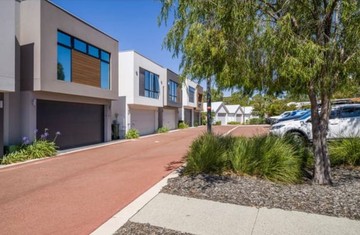 Modern Burswood Getaway near Optus Stadium