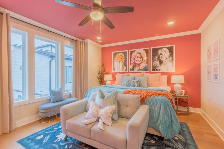 Dolly’s Pink Palace: Rooftop Deck gallery image 4