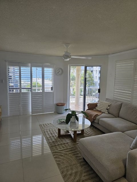 Successful Airbnb property: Walking distance to Kings beach in Caloundra