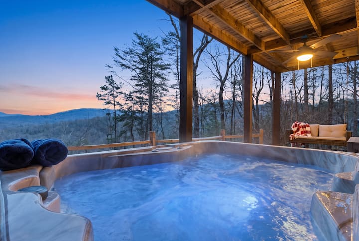 Hot Tub Mountain Views, Gas Fireplace, Arcade