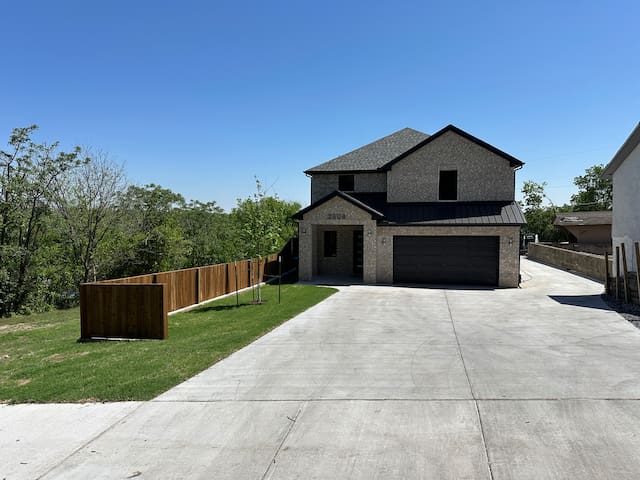 Casa Loma @ stockyards