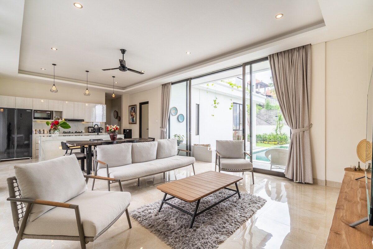 Home in South Kuta · 3 bedrooms · 4 beds · 3 private baths，Airbnb 可比房源