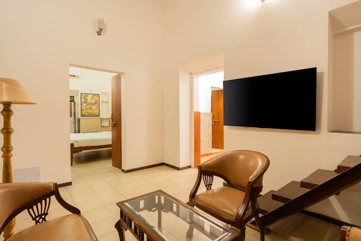 Living room image 4
