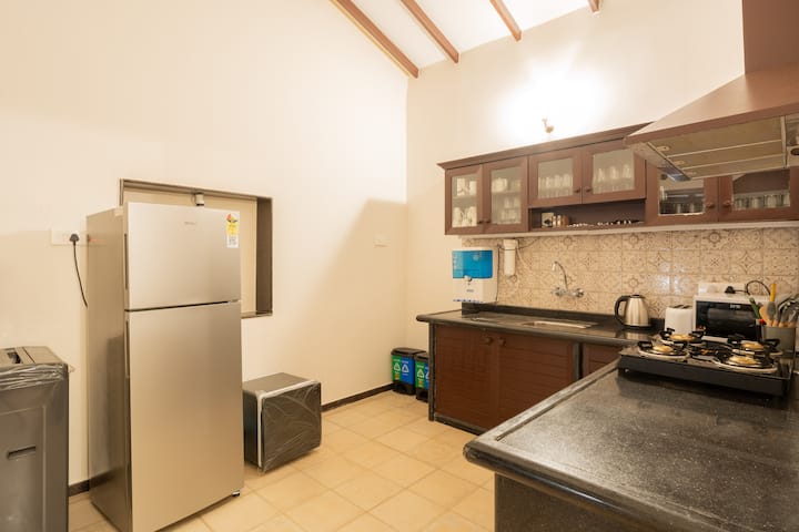 Full kitchen image 3