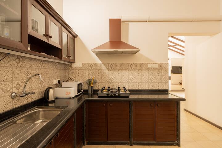 Full kitchen image 4