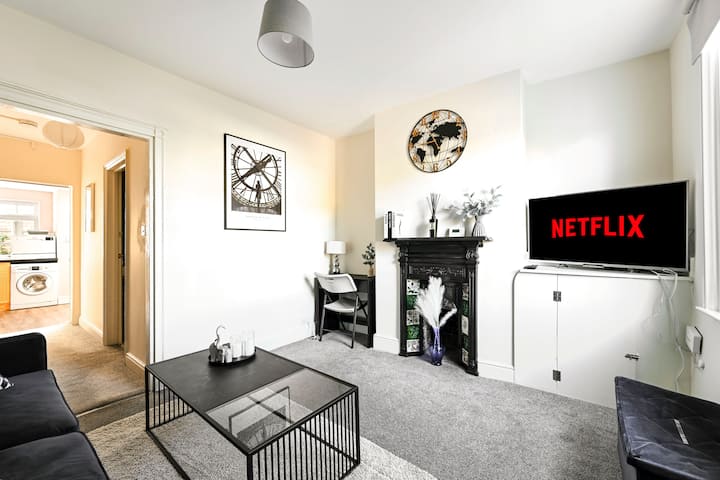 Stylish Stay, Decking, Free Parking, Near Town - Canterbury