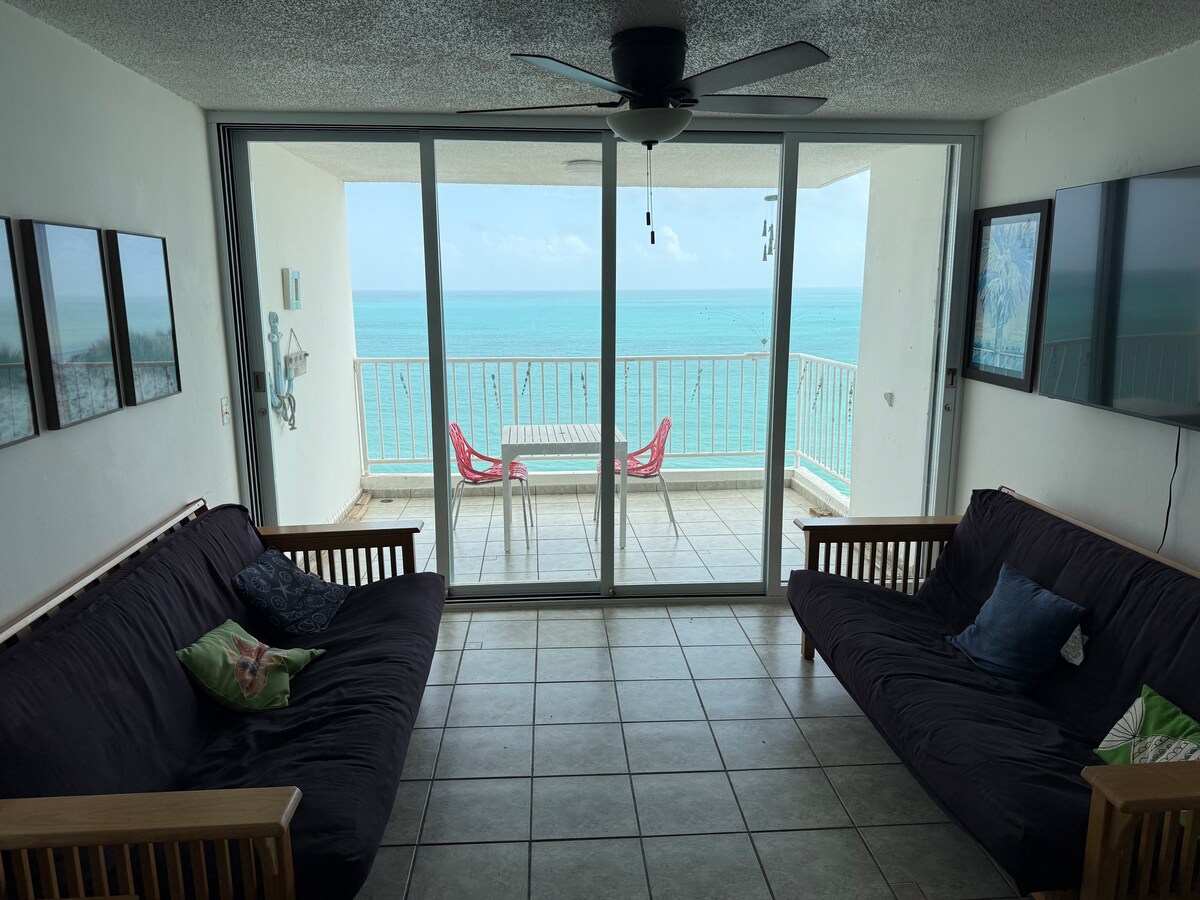 Televisheni ya 65", Roshani Kubwa, Mwonekano wa Bahari, Milango Iliyo Wazi Kabisa 