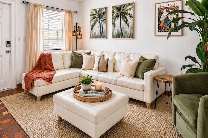 Coastal Gem W/ Screened Porch • Walk To Beach/pier - Quiet Waters Park, Deerfield Beach