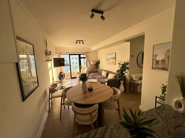 Entire Spacious Beach Apartment! Ocean & Sea View! gallery image 4