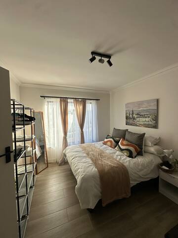 Entire Spacious Beach Apartment! Ocean & Sea View! gallery image 5