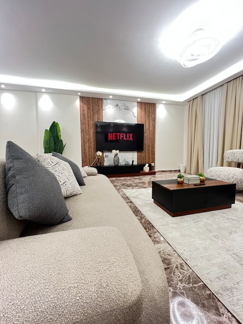 Chill Vibes 3-BR Apartment in Rehab, New Cairo