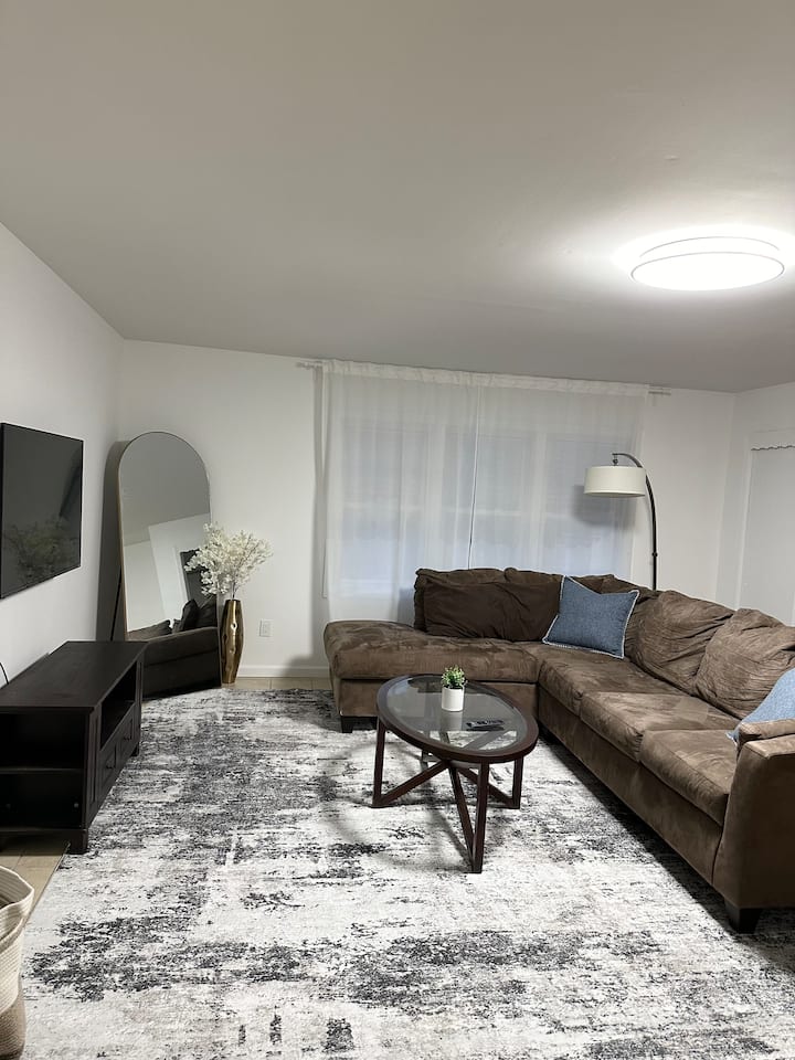 15 Min To Nyc, World Cup - Cozy House W/ Parking - East Rutherford, NJ
