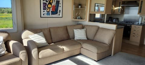 Top performing Airbnb: Countryside and beach retreat in Maelog, Rhosneigr