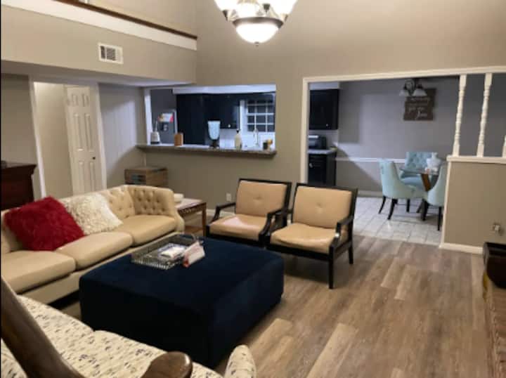 Large 6-bedroom Home With Plenty Of Space - The Blue Lagoon, Vinton