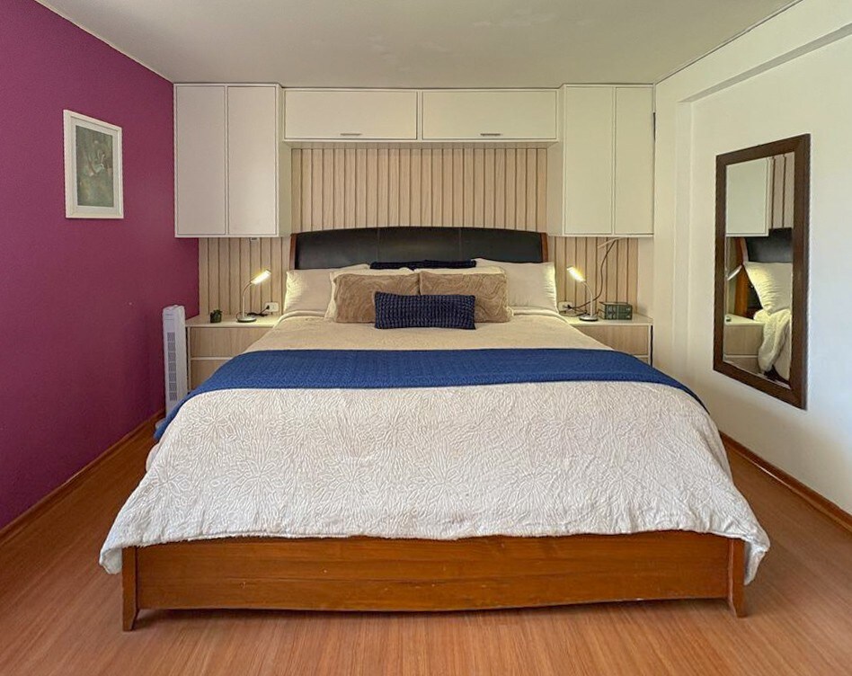 Модерна стая с бюро и самостоятелна баня — Централен Мирафлорес, на няколко крачки от Кенеди Парк